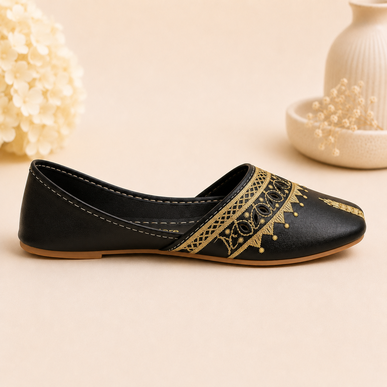 Noor Royale Embroidered Khussa – Classic Black